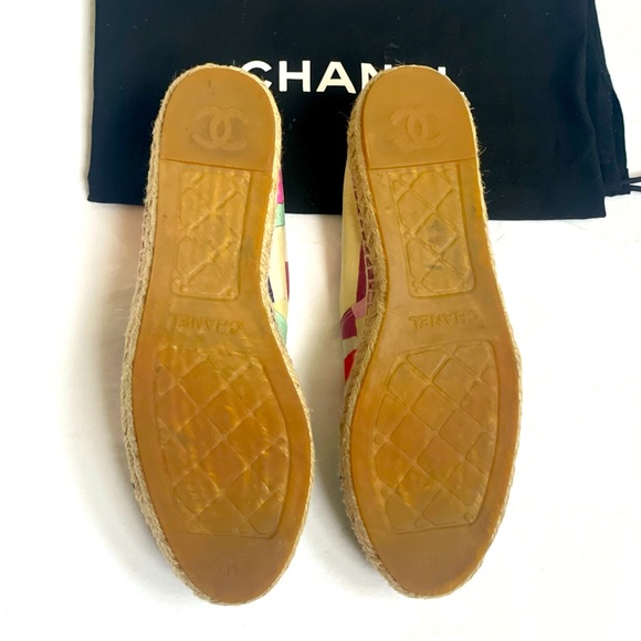 CHANEL ESPADRILLES - LIMITED EDITION HAND PAINTED CANVAS - SIZE 40 - Picture 6 of 6